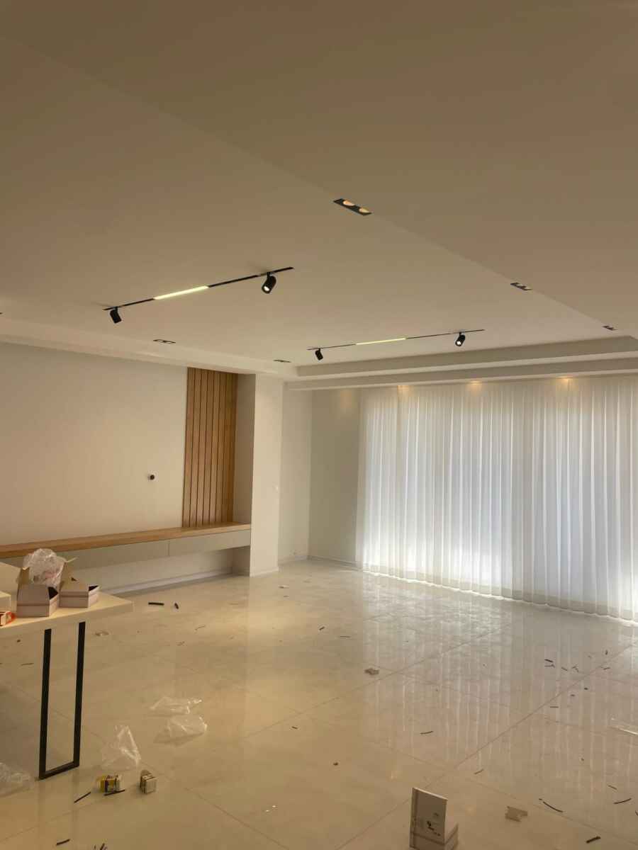 9C2D8200-6A90-4563-99F9-3DED81284728