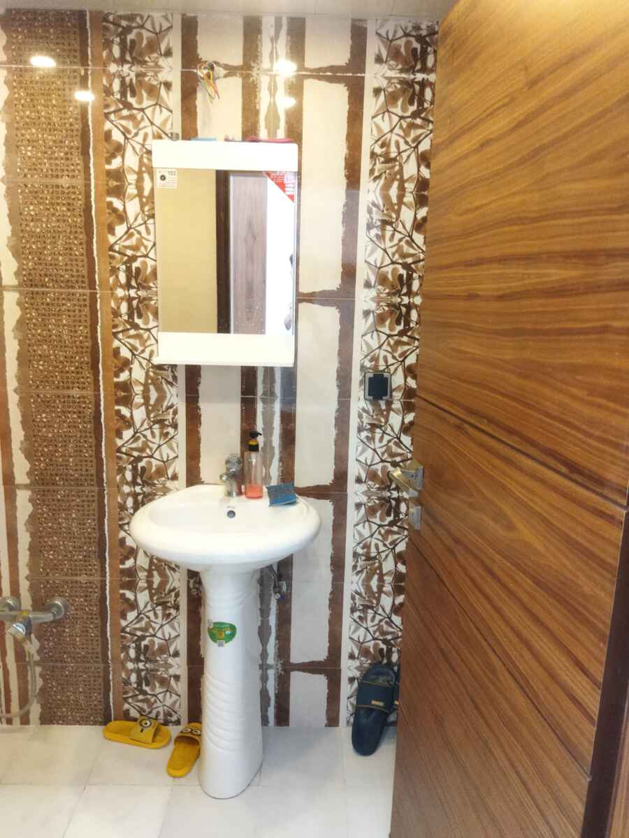 آپارتمان 210 متری 3خواب خ شهدای ابیوردی نبش ک3س یونا