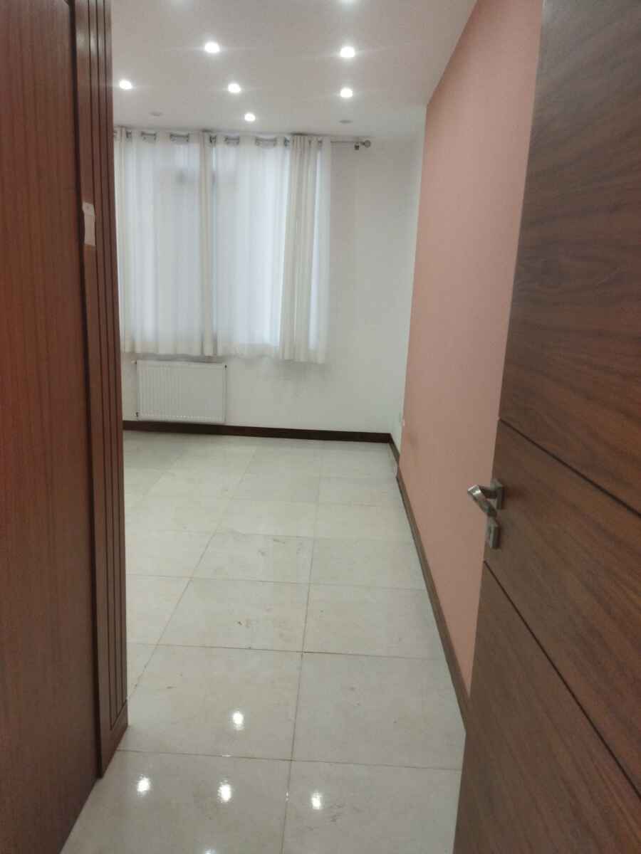 آپارتمان 210 متری 3خواب خ شهدای ابیوردی نبش ک3س یونا