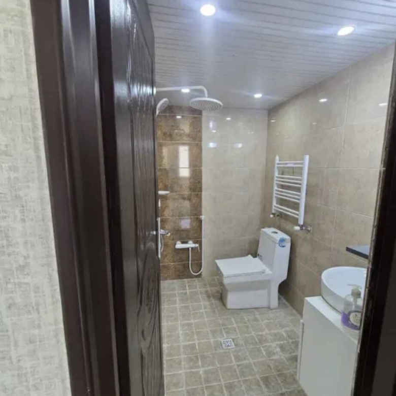 آپارتمان 160 متری 3 خوابه مستردار باهنرشمالی / فراز