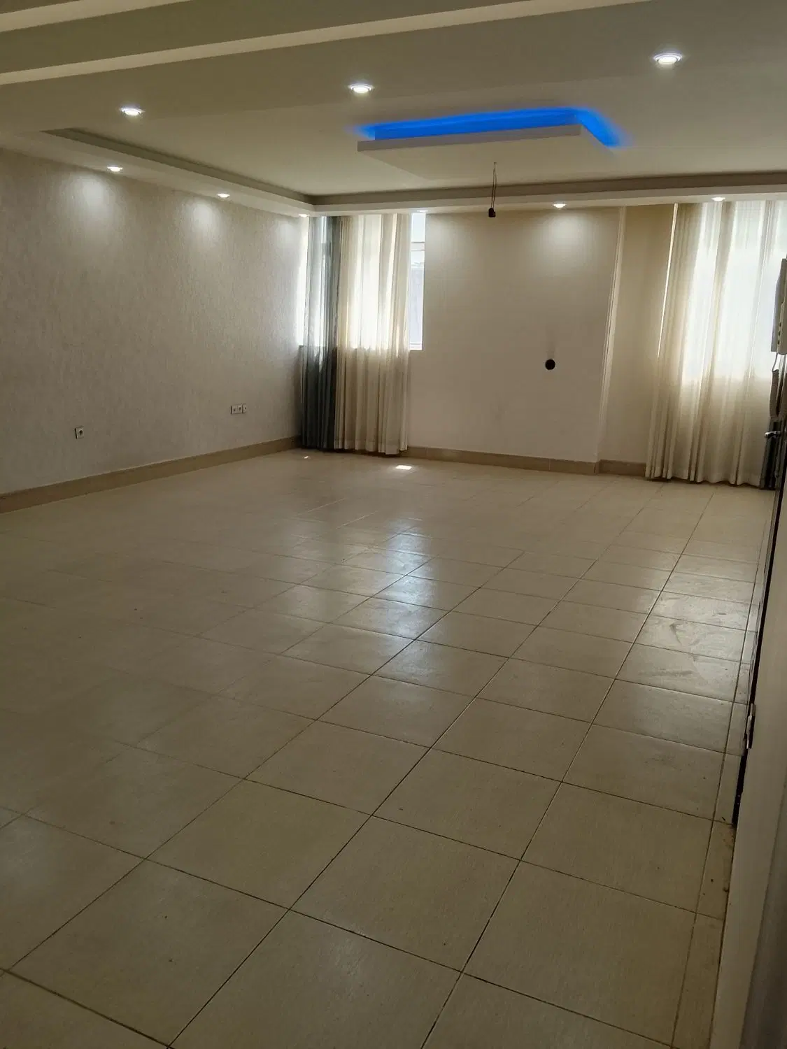 130 متری خوش نقشه شیک گلدشت حافظ